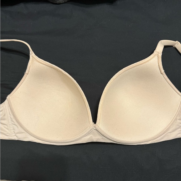 Nude Body by Victoria Lightly Lined Wireless Bra - Picture 3 of 4